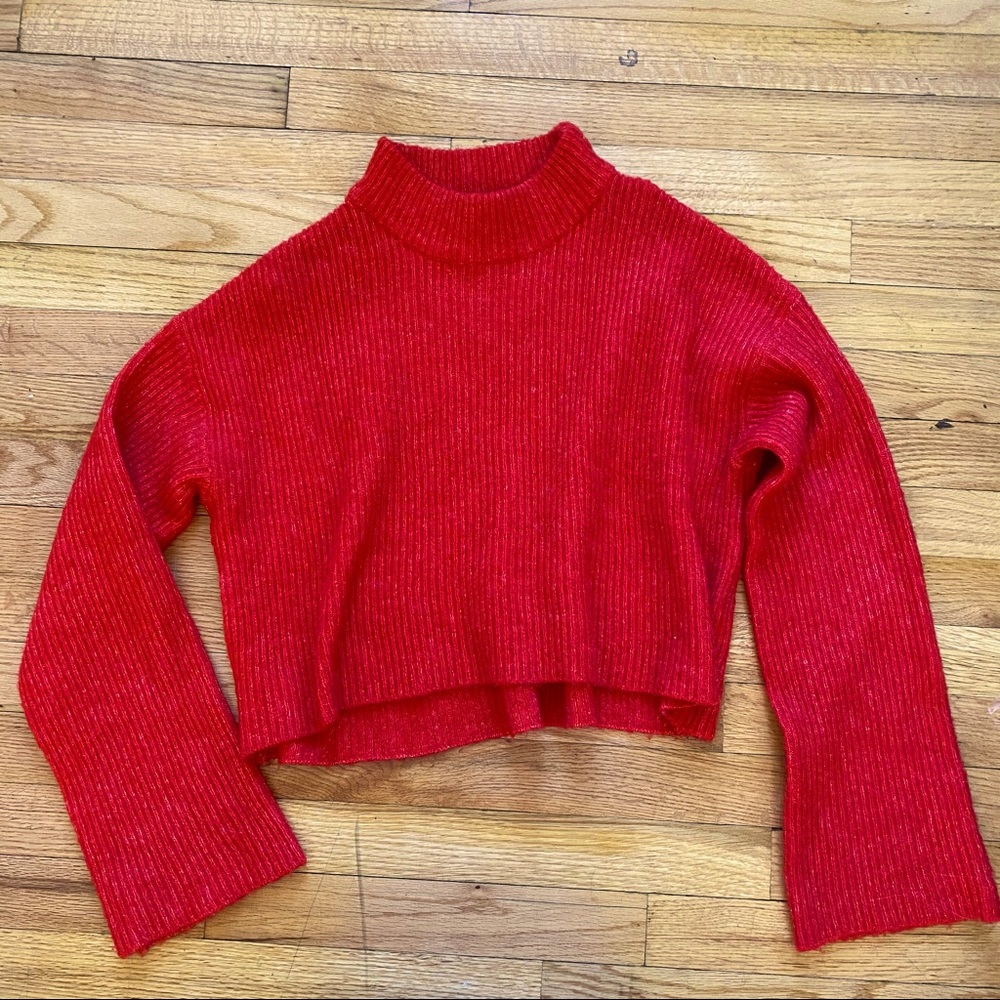 Cropped mock neck